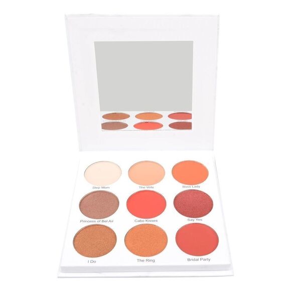 Give them Lala eyeshadow palette - Picture 3 of 7